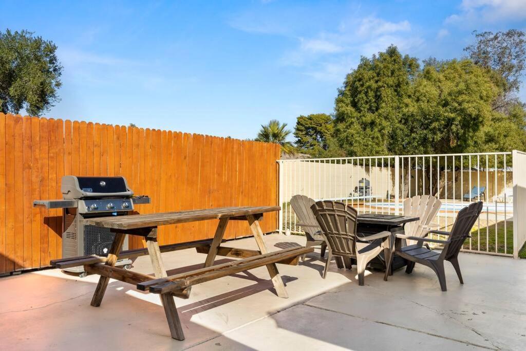 Charming Studio Overlooking The Pool. Финикс Екстериор снимка